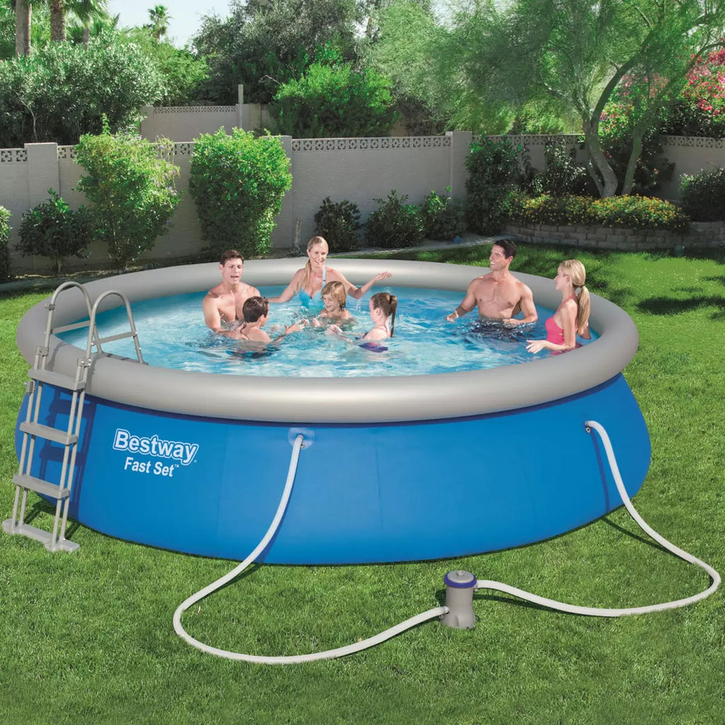 Vue de dessus de la piscine Fast Set Bestway