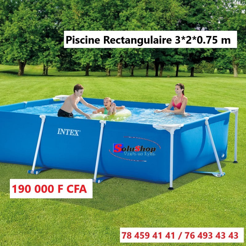 Piscine Intex rectangulaire installée en extérieur