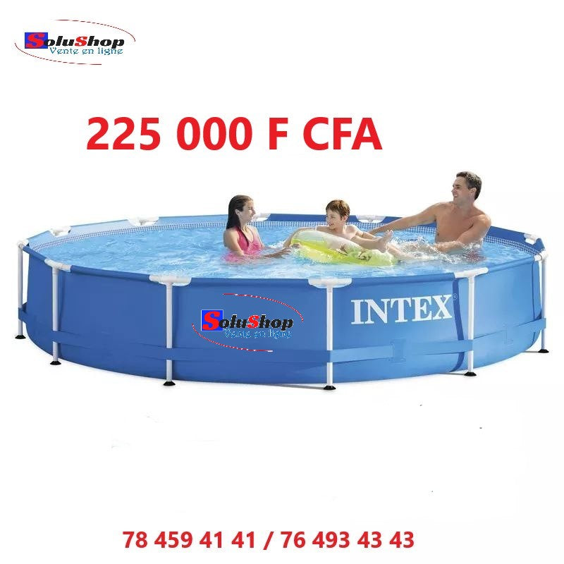 Détail de la structure de la grande piscine ronde Intex