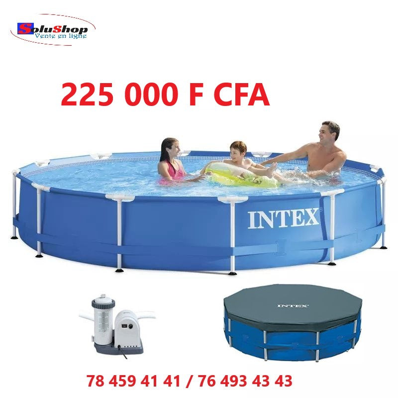Famille profitant de la grande piscine ronde Intex