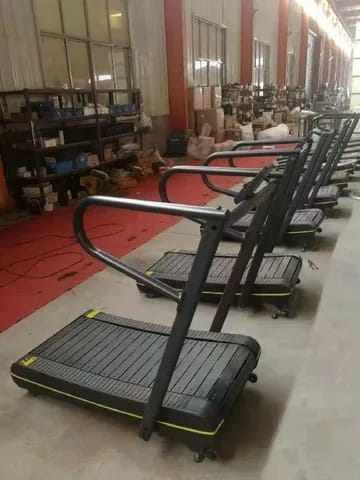 Tapis de course incurvé manuel, vue d'ensemble